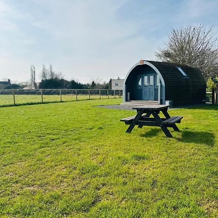 Welly Boot Pod Hotel Shenstone Exterior photo